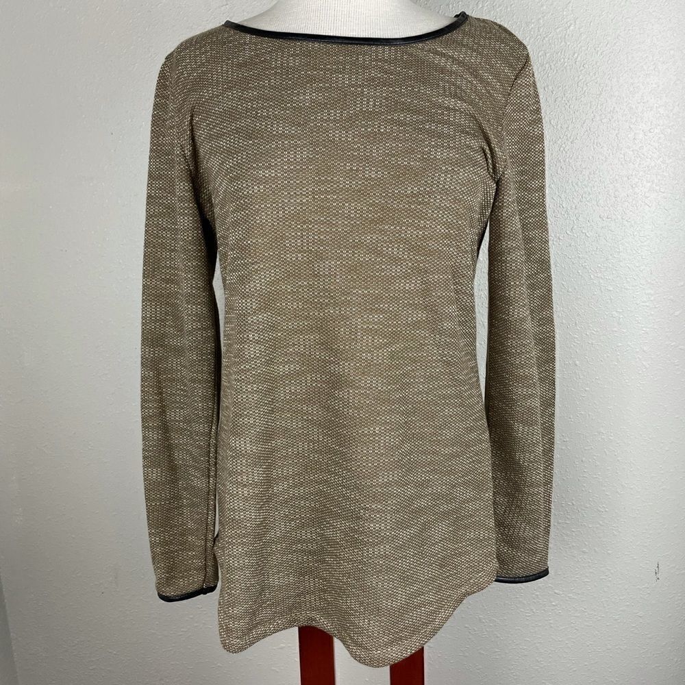 NWT Passports Long Sleeve Top Size L